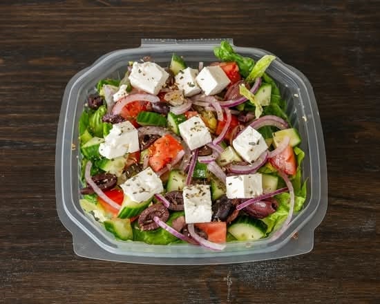 Greek Salad w. Chicken.