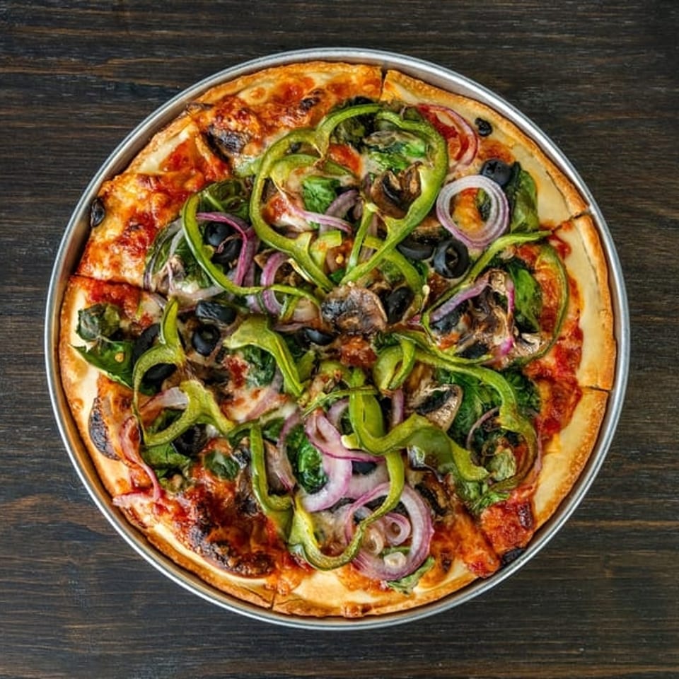 Savor Our Vegetarian Pizza