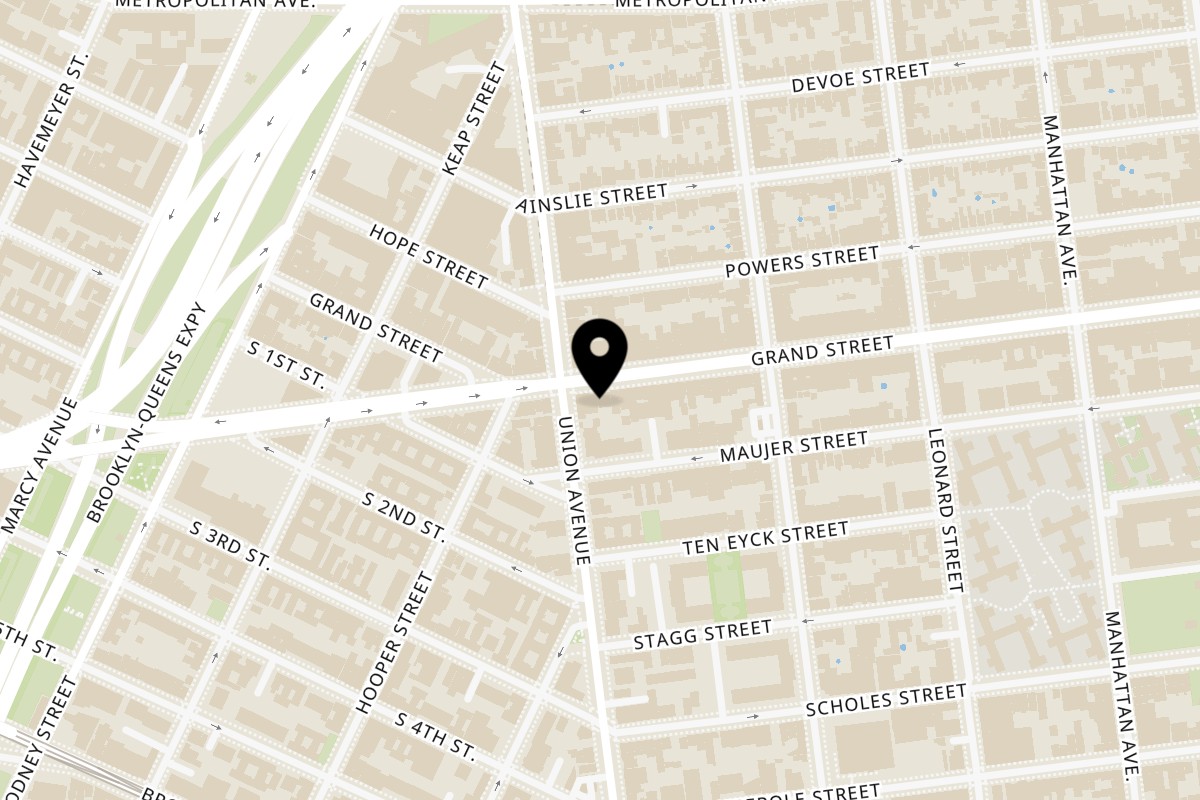 Map showing the location of Singas Famous Pizza Williamsburg on 512 Grand St in Brooklyn